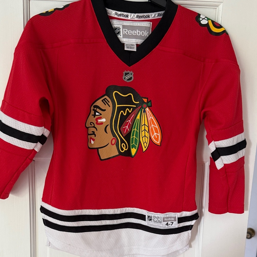 Reebok Blackhawks, Toews Jersey, youth 4-7, worn once. EUC